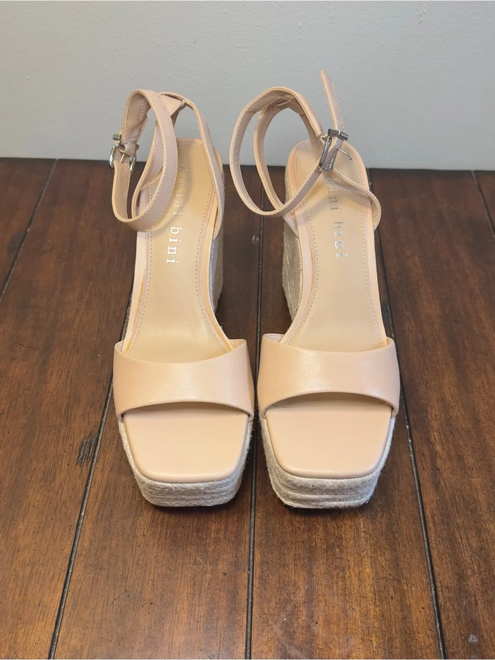 Gianni Bini Women’s Tan Leather Strappy Platform Wedge Sandal Sz 10 NWOB